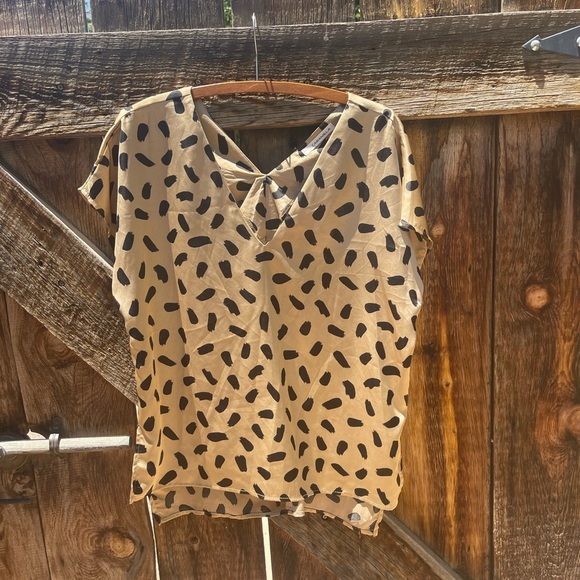 Caramela Tan and Black Blouse NWOT - Picture 2 of 3